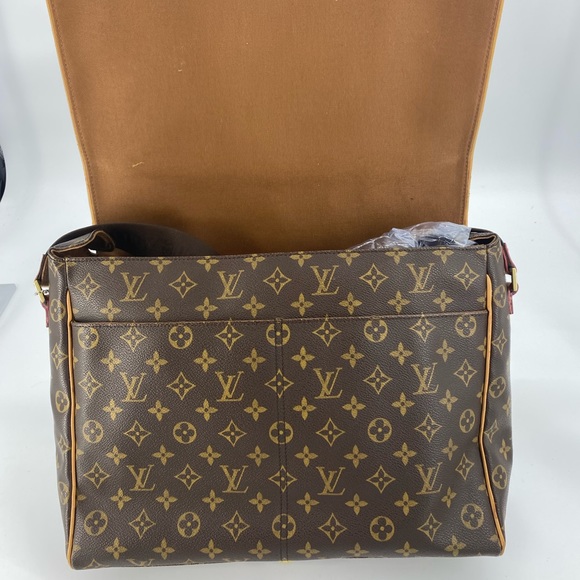 Louis Vuitton Bastille Messenger bag - Picture 7 of 14